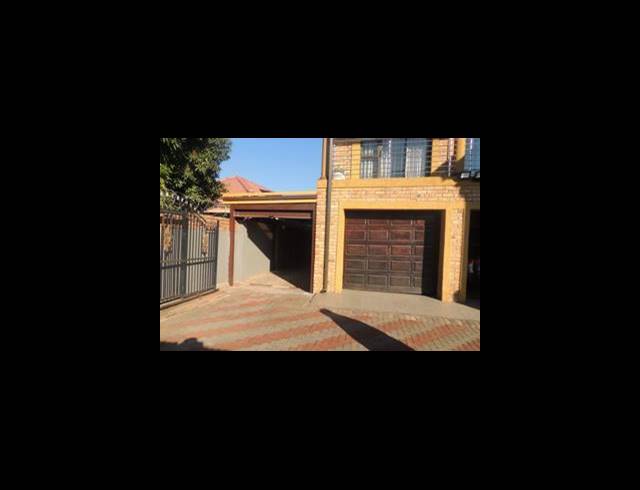 5 BEDROOM HOUSE FOR SALE IN THE ORCHARDS